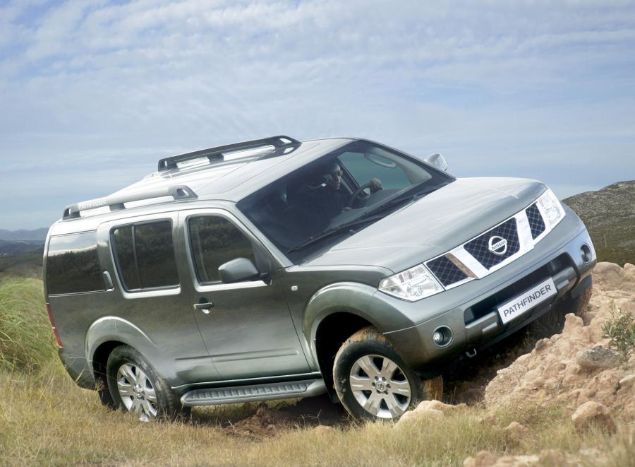  Nissan Pathfinder 2004 года  (фото 8 из 19)